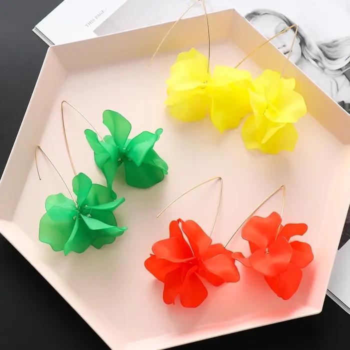 Boucles d'oreilles bohèmes longues en résine fleur pétale à la main pour femmes occasions spéciales style unique cadeau mode