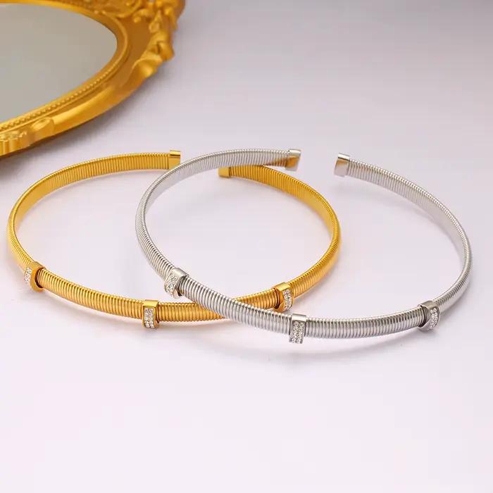 Ensemble de bijoux à la mode en acier inoxydable avec accessoires géométriques glacés or argent pour femmes occasions spéciales