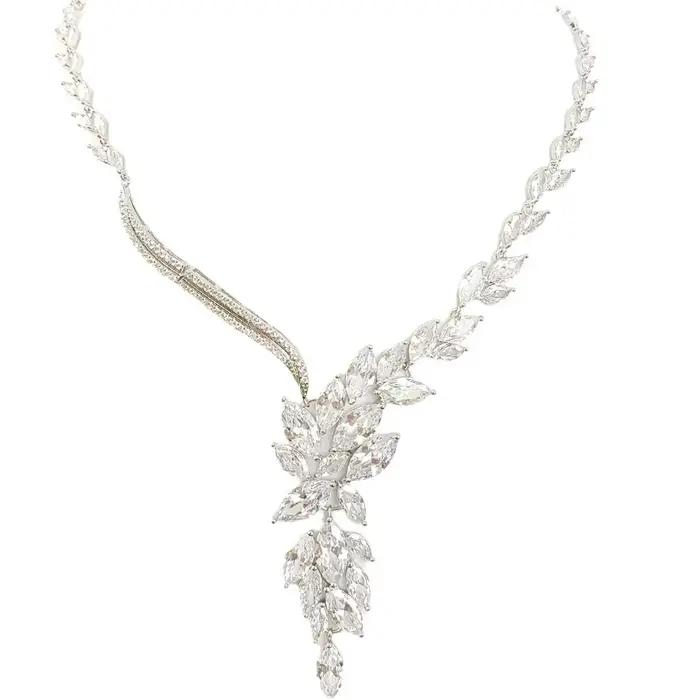 Ensemble élégant de collier et boucles d'oreilles en zircon pour femme, idéal pour les soirées, les mariages et les accessoires de robe de soirée