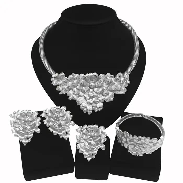 Bijoux plaqués or pour femmes