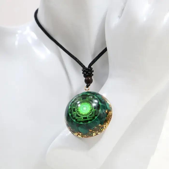 Collier en cristal de malachite naturelle