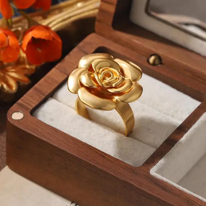 Bague Fleur Rose Dorée Bijou Elégant Motif Floral Pour Femme Occasions Spéciales Mariage Fiançailles Fête Noël