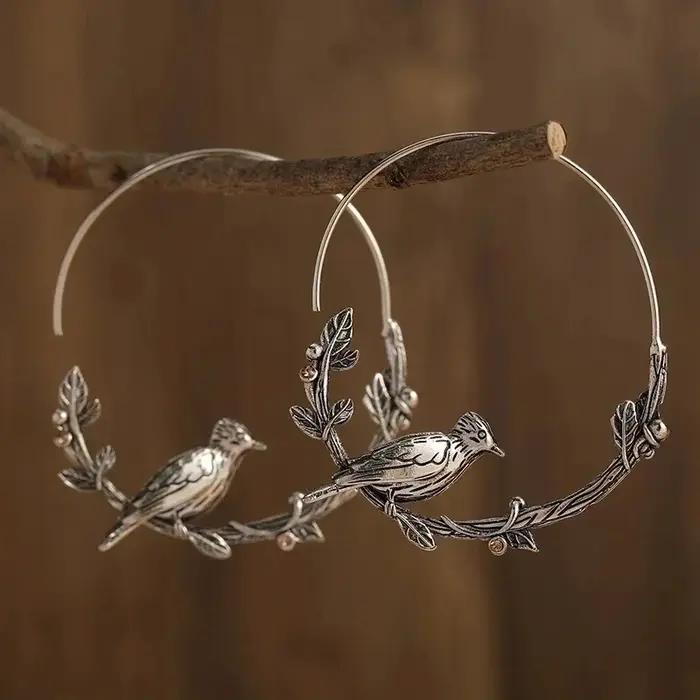 Collier en acrylique colibri coloré en forme d'oiseau pour femmes et filles, bijoux de printemps et d'été, cadeaux de fête 2025 occasions spéciales