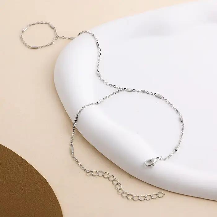 Bracelet à maillons géométriques élégants pour femmes en alliage de zinc motifs modernes pour tenues sophistiquées occasions spéciales
