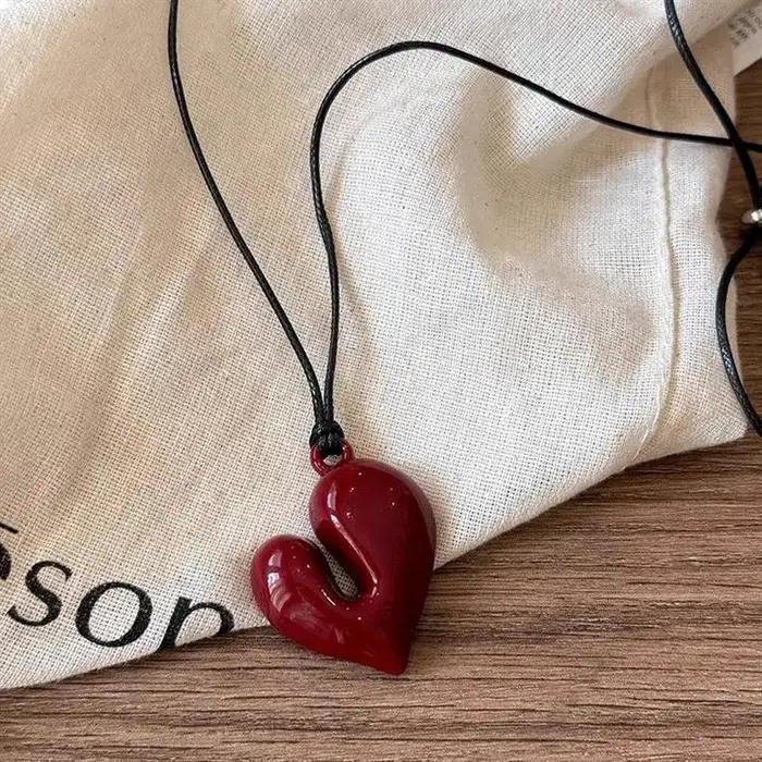 Collier pendentif coeur rouge Vintage années 80 esthétique amour inspiré tour de cou nouvelle mode c
