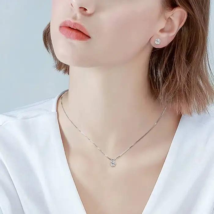 Boucles d'oreilles et collier en argent 925 plaqué or avec moissanite pour femmes, élégant et sophistiqué pour les occasions spéciales