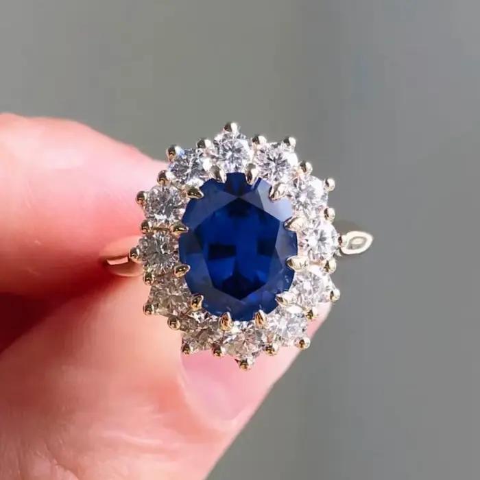 Bague ovale incrustée de Zircon bleu pour femmes