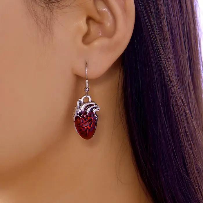 Collier gothique en forme de cœur anatomique pour femmes
