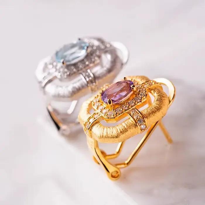 Boucles d'oreilles à clous en or italien avec zircone cubique design géométrique vintage pour femmes occasions spéciales