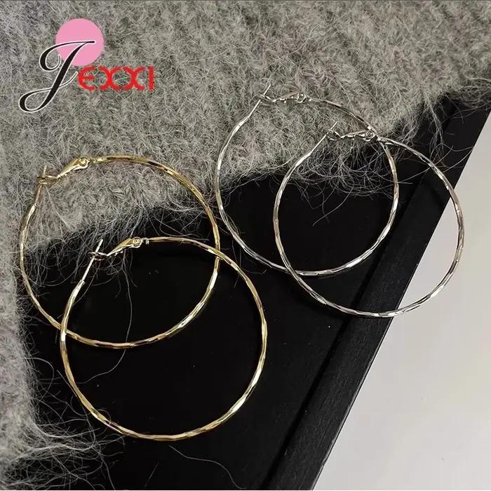 Boucles d'oreilles créoles en argent sterling 925 pour femmes, design simple et moderne, idéal pour les occasions spéciales et le quotidien