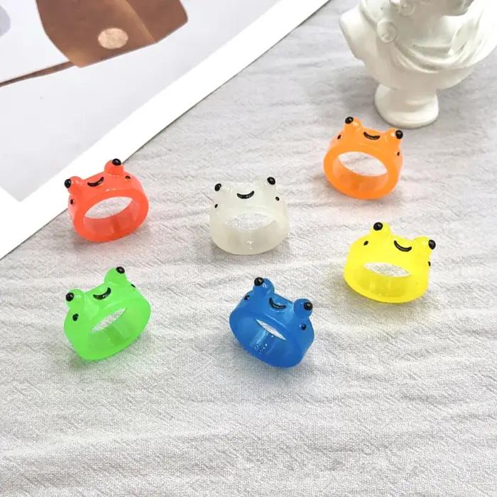 Bague Grenouille Lueur Colorée en Résine Acrylique Unisexe Design Dessins Animés pour Femmes Occasions Spéciales