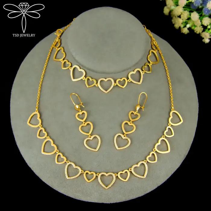 Ensemble de bijoux en zircone plaqué or 21 carats