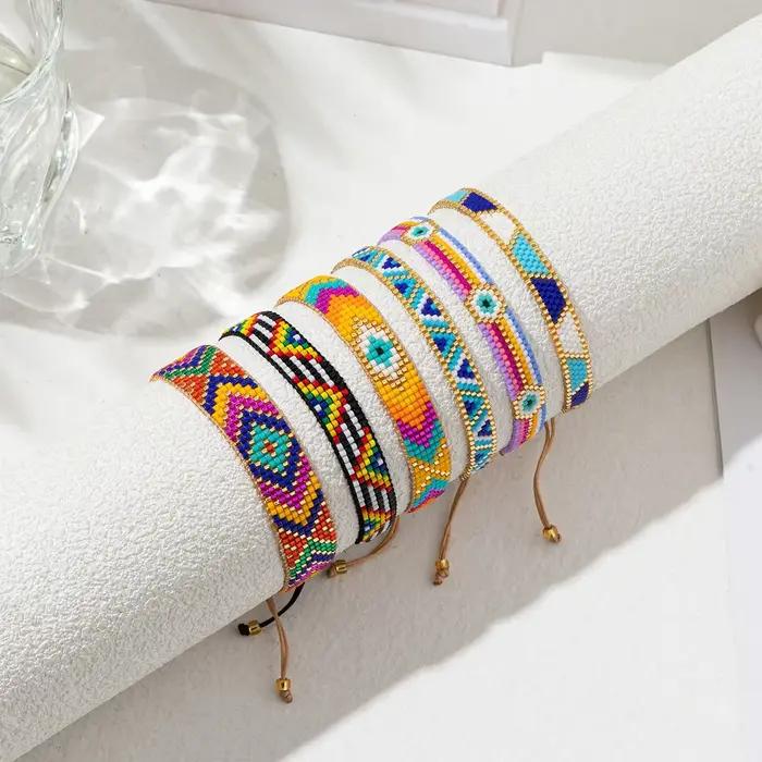 Bracelet de perles de riz bohémien, géométrie multicolore, tissage à la main, alliage de personnalité, simplicité populaire, bracelet de perles réglable