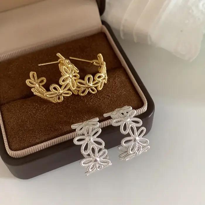Boucles d'oreilles créoles en dentelle pour femmes