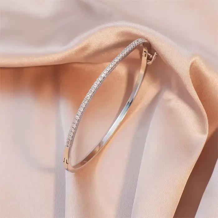 Bracelet Géométrique en Zircone Cubique Plaqué Rhodium Imitation pour Femmes Occasions Spéciales Fantaisie Moderne