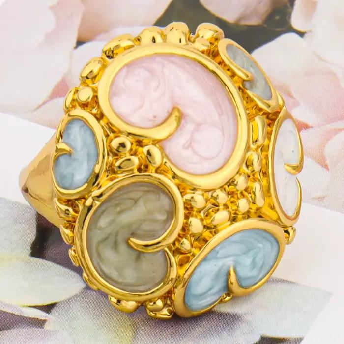 Bague luxueuse en forme de cœur coloré pour femmes