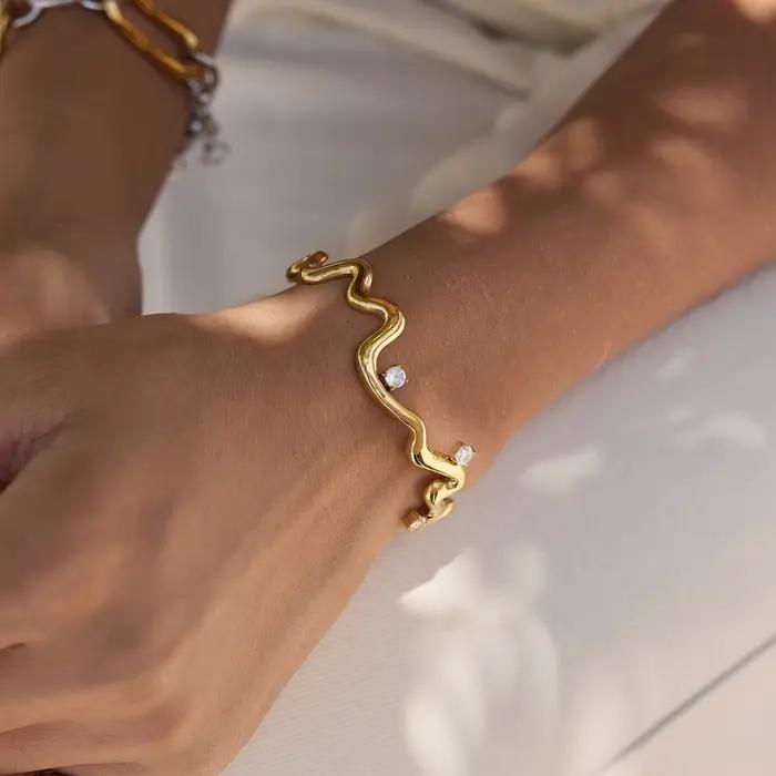 Uworld – Bracelet manchette rond en forme de vague en zircon pour femmes