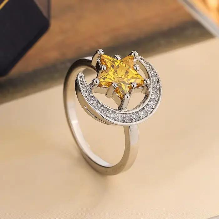 Bague étoile dorée et lune CZ pour femme | Conception céleste en zircone jaune | Plaqué argent 925 | Bijoux de mode