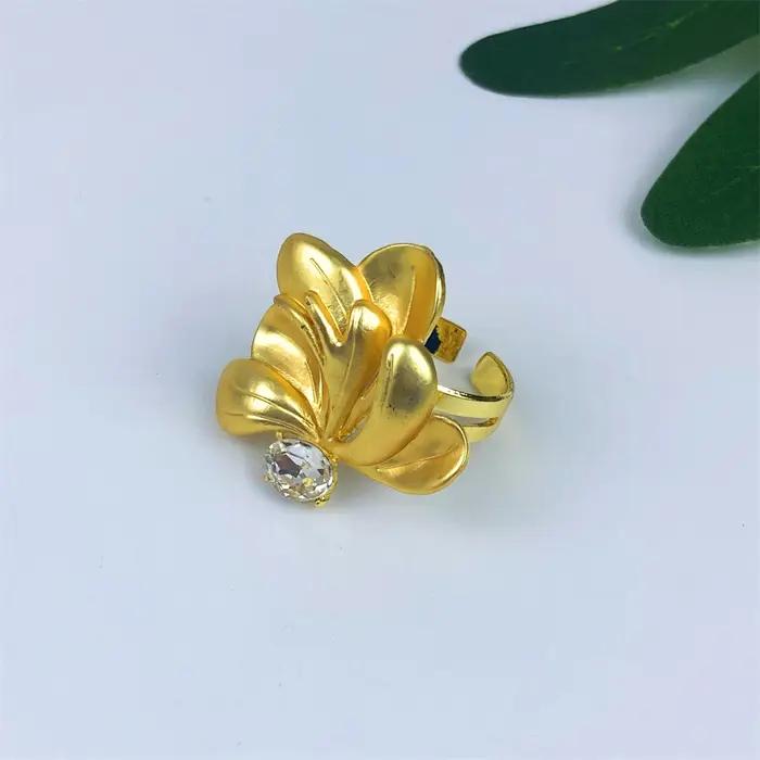 Ensemble de bijoux doré complet pour femmes collier boucles doreilles bague et bracelet occasions spéciales