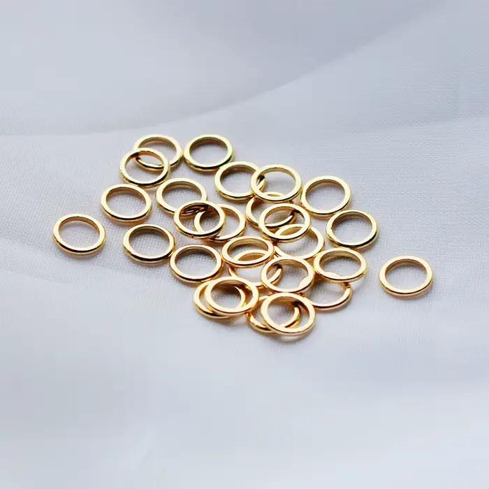 Anneaux fermés en laiton plaqué or 14K