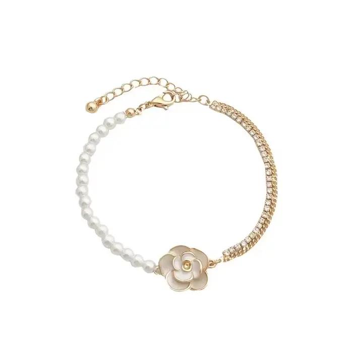 Bracelets à breloques en émail blanc, élégant français, fleur de camélia, chaîne de perles, accessoires doux pour femmes, bijoux de poignet pour filles, 2024