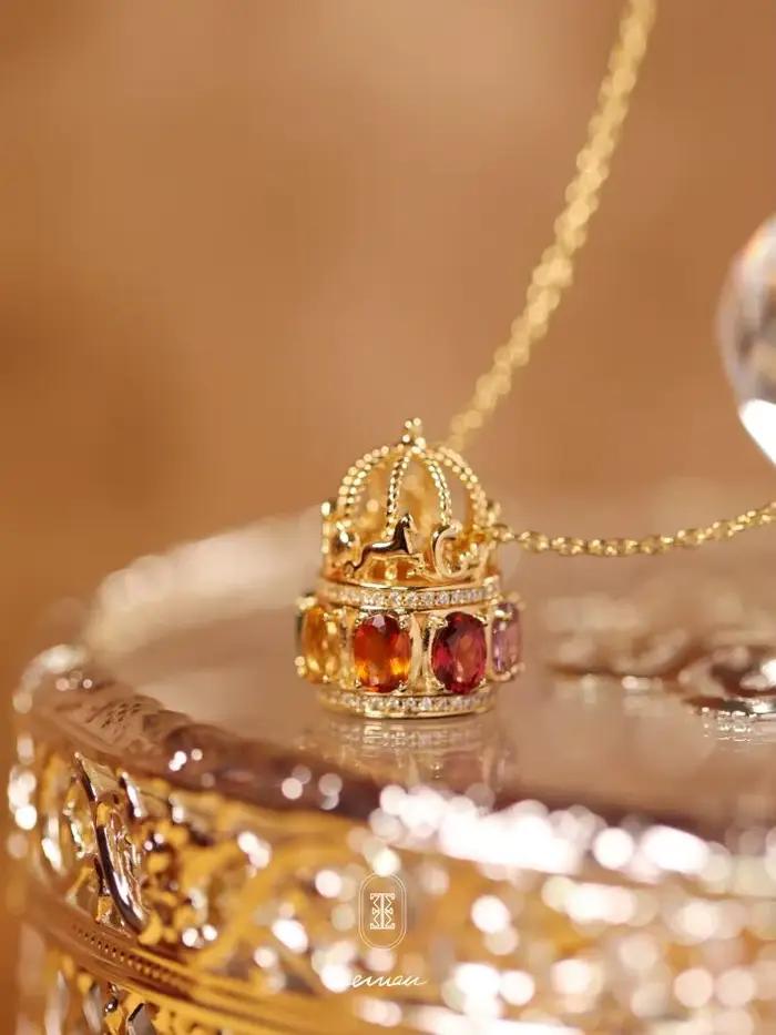 Collier carrousel français rétro couleur naturelle zirconium exquis haut de gamme chaîne de clavicule collier cadeau
