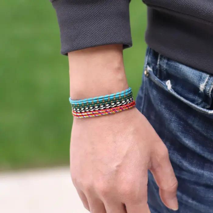 Bracelet en corde colorée ethnique tissé à la main