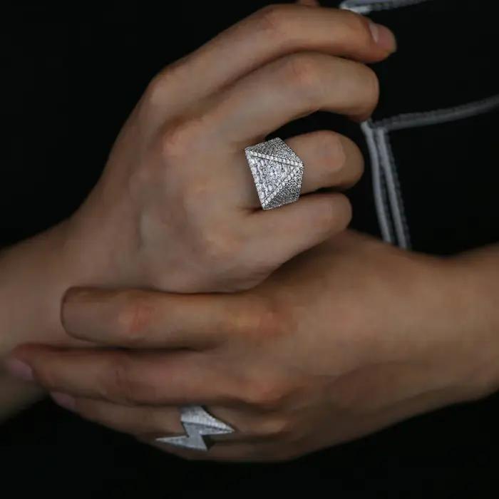 Bague maçonnique IlluminSauEye en plaqué or 18 carats avec zircone cubique pour hommes styles hip-hop rock tracker de sommeil humeur