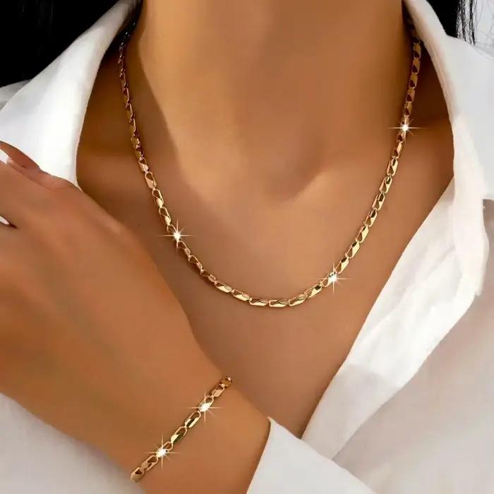 Ensemble de colliers et bracelets KC plaqués or pour femmes, bijoux élégants et luxueux pour bureau et carrière, cadeau spécial pour occasions importantes