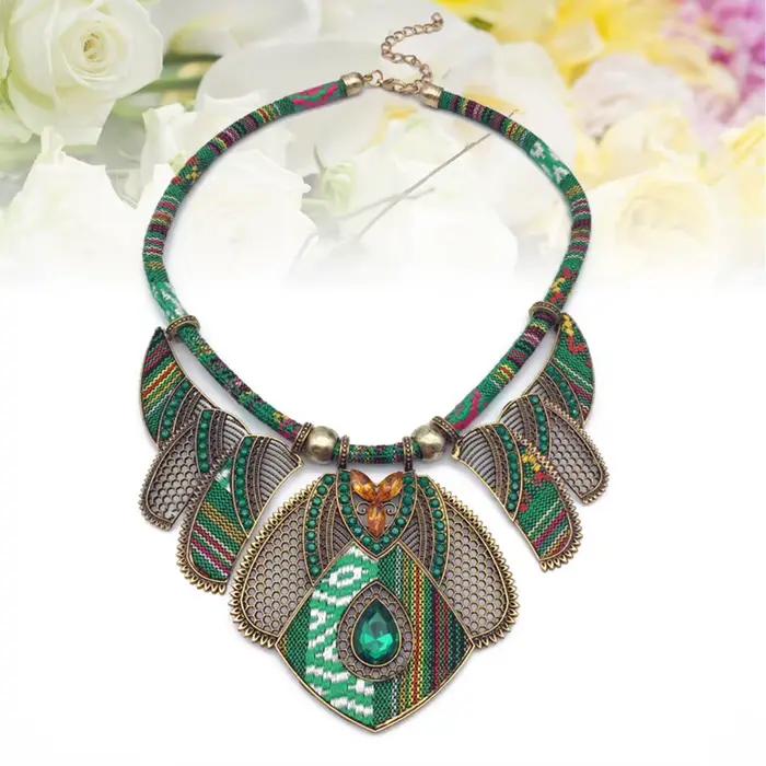 Collier bohème multicolore vert perles fait à la main pour femmes occasions spéciales et tenues quotidiennes