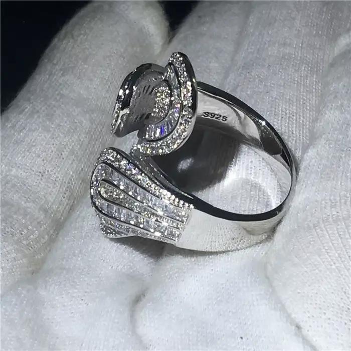 Bague unique à grande fleur en diamant de laboratoire