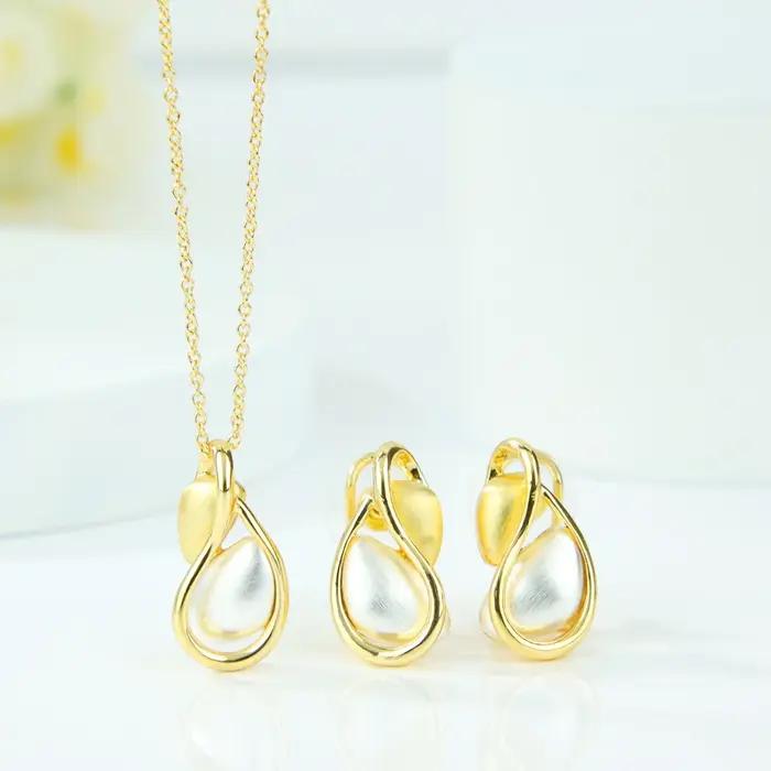 Ensemble de bijoux baroques vintage plaqué or 14 carats pour femmes occasions spéciales bal de promo soirée anniversaire saint valentin