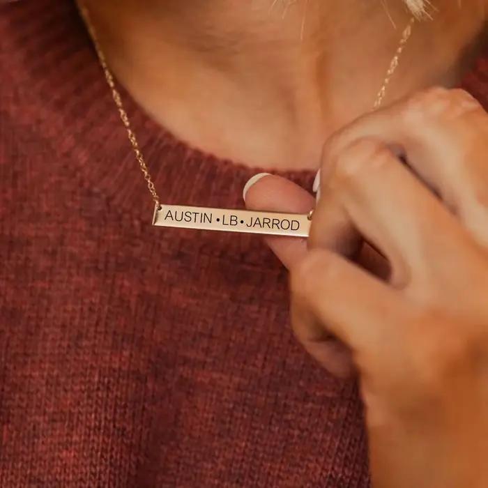 Collier Monogramme en Acier Inoxydable Plaqué Or Classique Pour Femme Occasions Spéciales Anniversaire Bureau École Fête