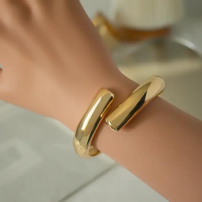 GZJPEI Punk lisse printemps large Bracelet Hip Hop rond gros manchette Bracelet Simple couleur or bijoux pour femmes hommes unisexe 2025 nouveau