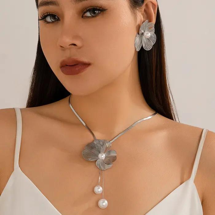 Ingemark romantique fleur pétale Imitation perle pendentif collier ras du cou boucles d'oreilles femmes à la mode Kpop serpent chaîne ensemble de bijoux