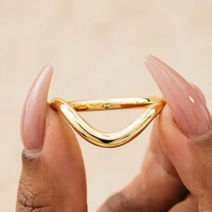 Bague simple ondulée pour femme, durable, en or rempli 14K Au585, tendance, polyvalente, empilable, cadeaux de mariage et de fiançailles