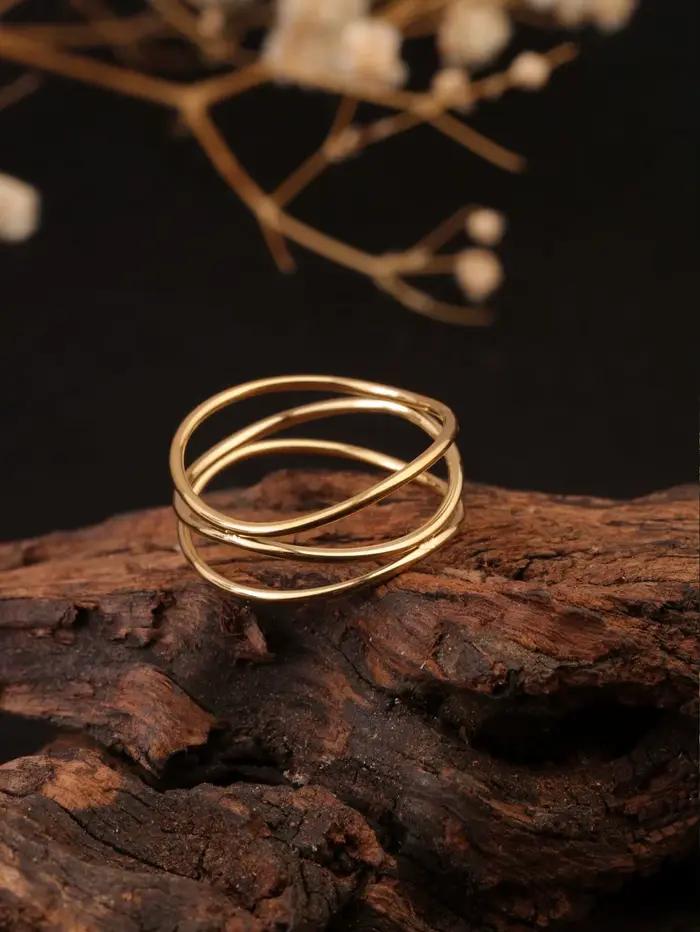 Bague en acier inoxydable plaqué or 18 carats à trois couches fines et élégantes pour femmes occasions quotidiennes et festives