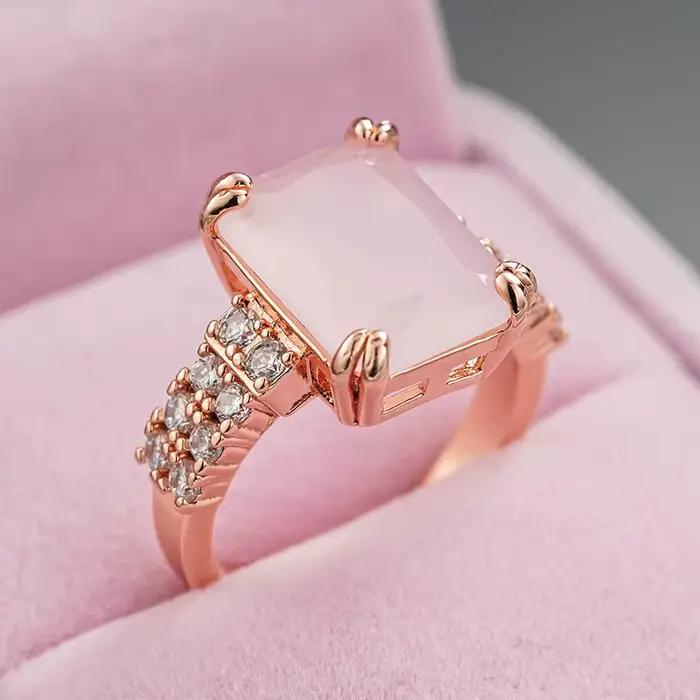 Huitan – bague de fiançailles élégante couleur or rose avec pierre rose, accessoires de doigt en zircone cubique brillante pour cérémonie de mariage