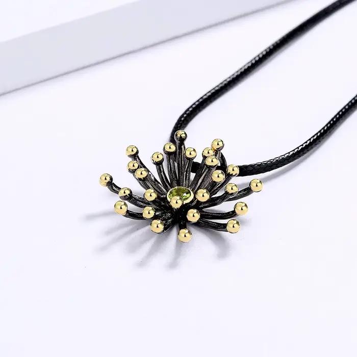 Collier bicolore style ethnique bohème pour femme pendentif coeur fleur noir or occasion spéciale voyage artiste