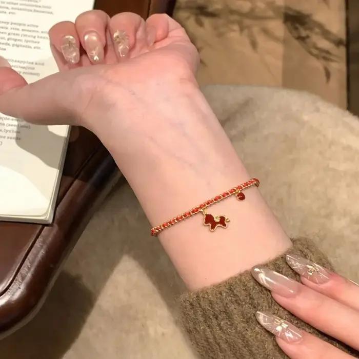 Nouveau Bracelet en Corde Rouge Cheval du Zodiaque 2026 pour Femme