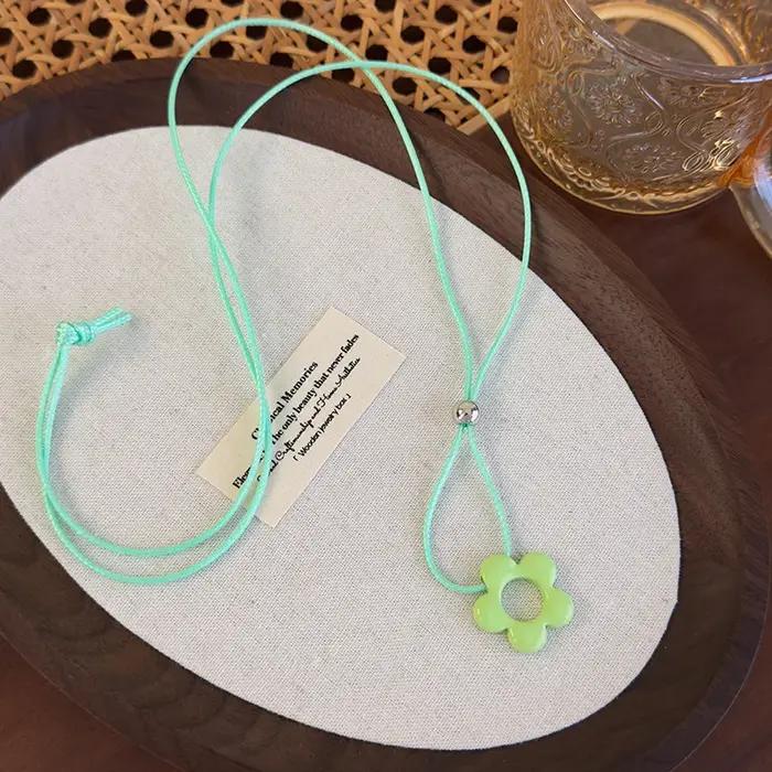 Collier floral brillant 2025 pour femme – Chaîne de clavicule polyvalente avec longueur réglable – Design EuroWind exclusif