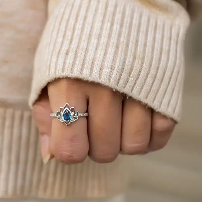 Bague Fleurs de Lotus en Argent Sterling 925 Sertie de Zirconium Blanc et Coloré Anneau Femme Occasions Spéciales Annuaires Mariage Anniversaire