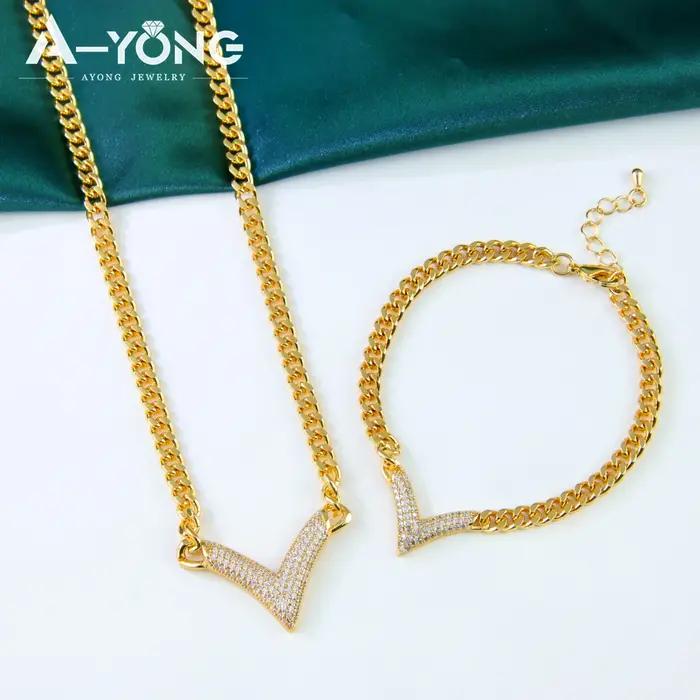 Collier en V et Bracelet en Or Plaqué 21 Carats Serti de Zircone Blanche Mode Bollywood Femme Occasions Spéciales