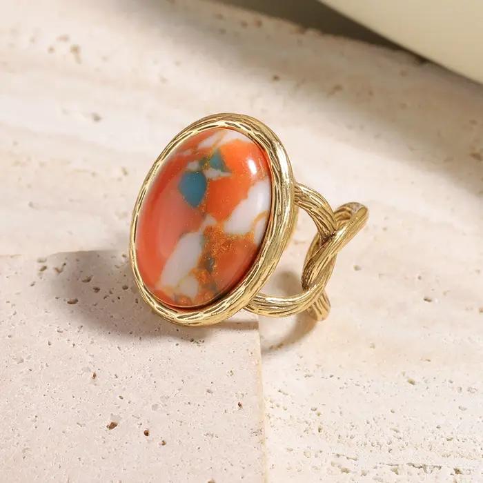Bague en pierre naturelle colorée plaquée or pour femme - Bijou unique avec motif ovale et gemme | Bande torsadée chic