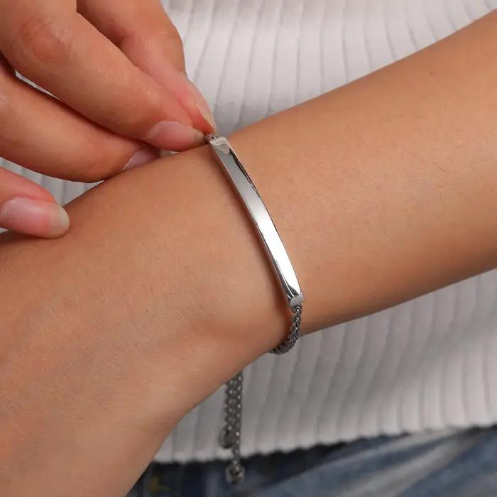 Bracelet personnalisable en acier inoxydable pour femmes avec nom et date gravés cadeau occasion spéciale torsadé ajustable