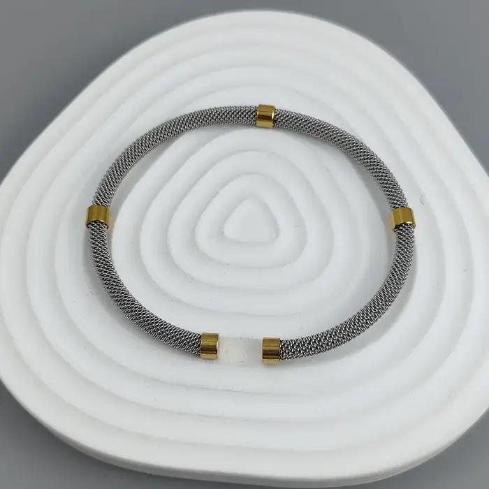 Charmant bracelet en maille tressée en acier inoxydable plaqué or 18 carats pour femmes