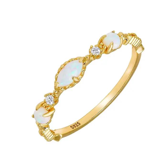 Bague opale vintage pour femme
