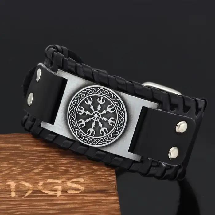 Nouveau rétro large cuir nordique Rune d'Odi Bracelet hommes Bracelet celtique Viking bijoux Bracelet accessoires cadeaux de fête