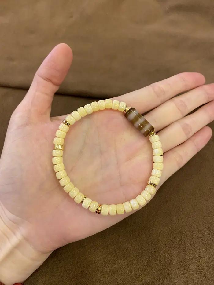 Bracelet en agate rouge rayé avec chaîne réglable