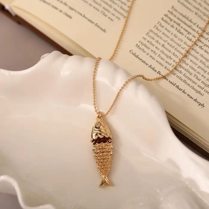 Collier pendentif carpe plaqué or 18 carats avec diamant en zircon